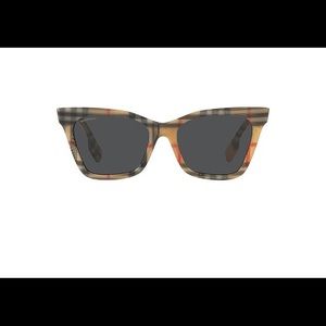 Elsa Burberry sunglasses